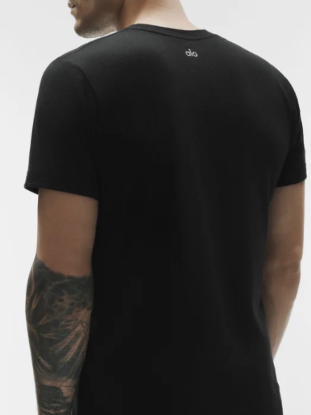 Alo Yoga Triumph Short Sleeve Tee | Black | Medium